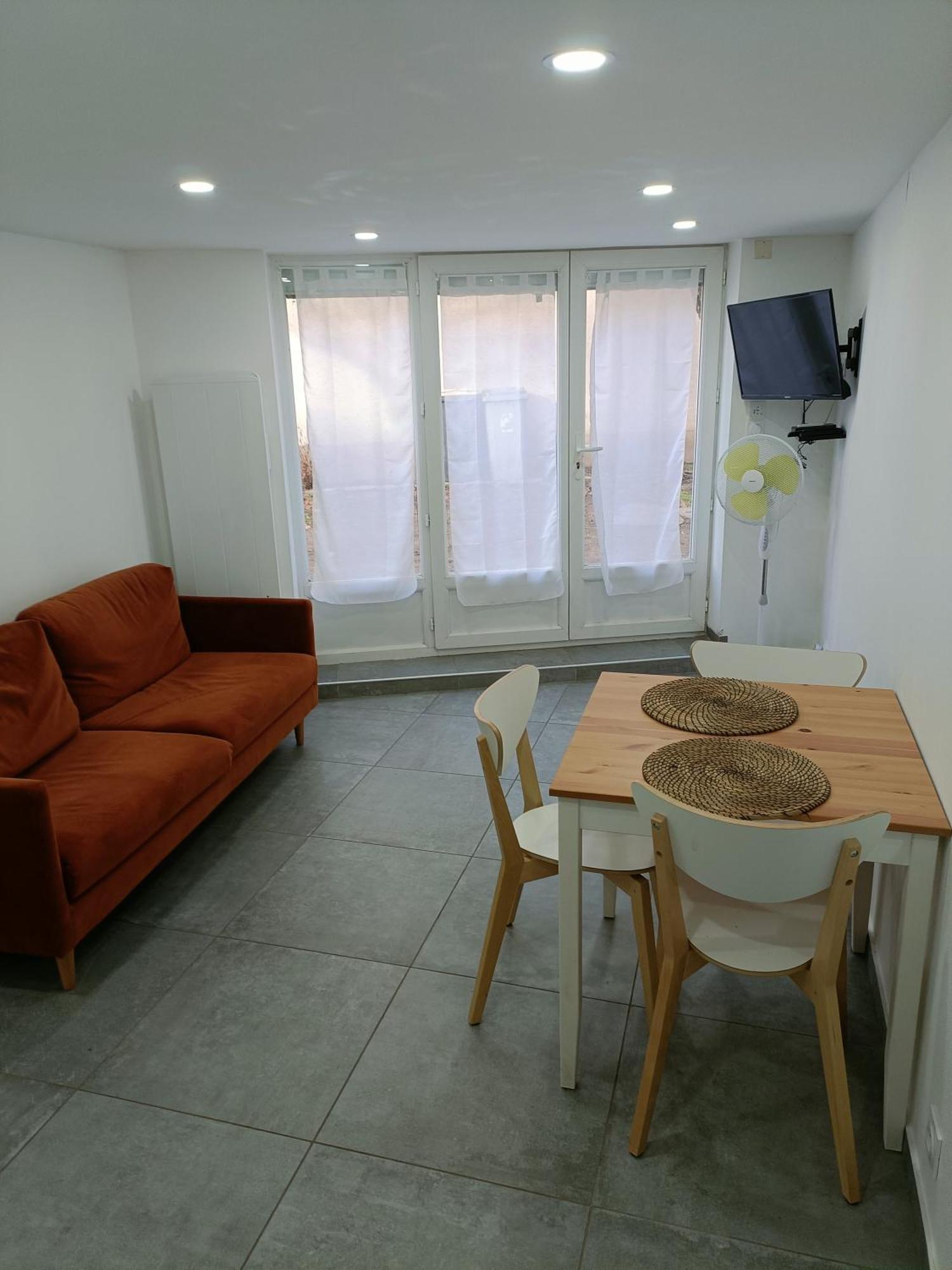Appartement Dans Maison Atypique Montrond-les-Bains Buitenkant foto
